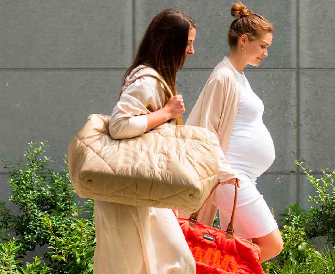 Cuscino gravidanza per dormire, allattare e mal di schiena Made in Italy –  MAMAJEANS